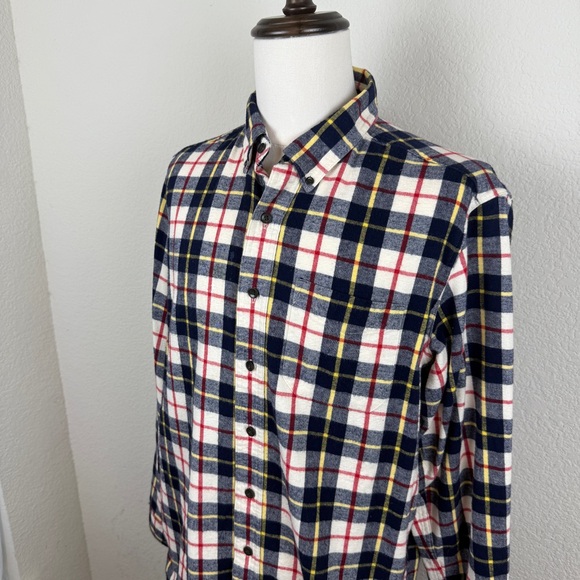 L.L. BEAN Men’s Plaid Flannel Traditional Fit | Large - Tall - Picture 2 of 5